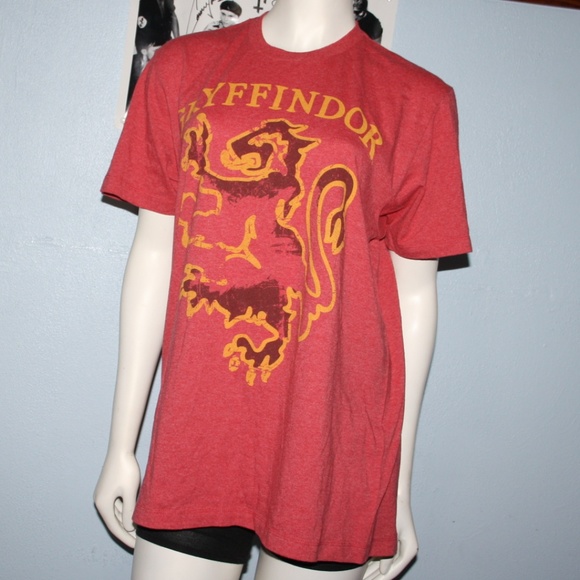 Harry Potter Other - Men's Harry Potter Gryffindor Tee shirt Large